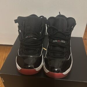 13c (little kids) red & black 11’s Jordan high top